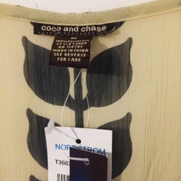 Coco & Chase | Tunic | Sleeveless Tunic - Picture 7 of 8